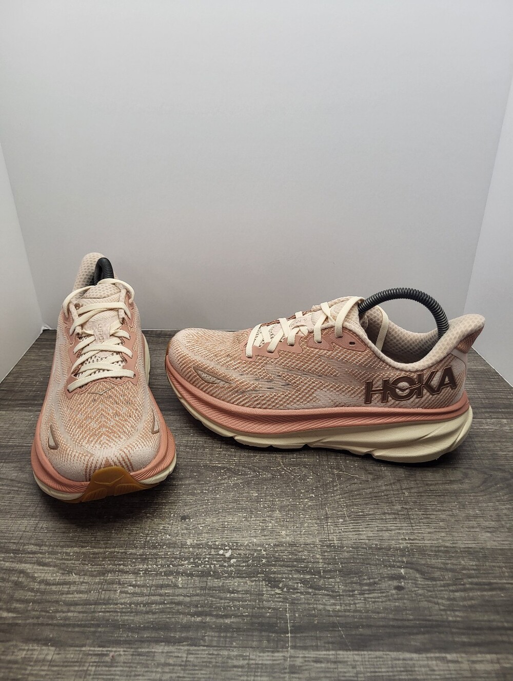 HOKA ONE ONE Clifton 9 Sandstone/Cream 1127896-SNC Running Shoes Womens Sz 8.5 B